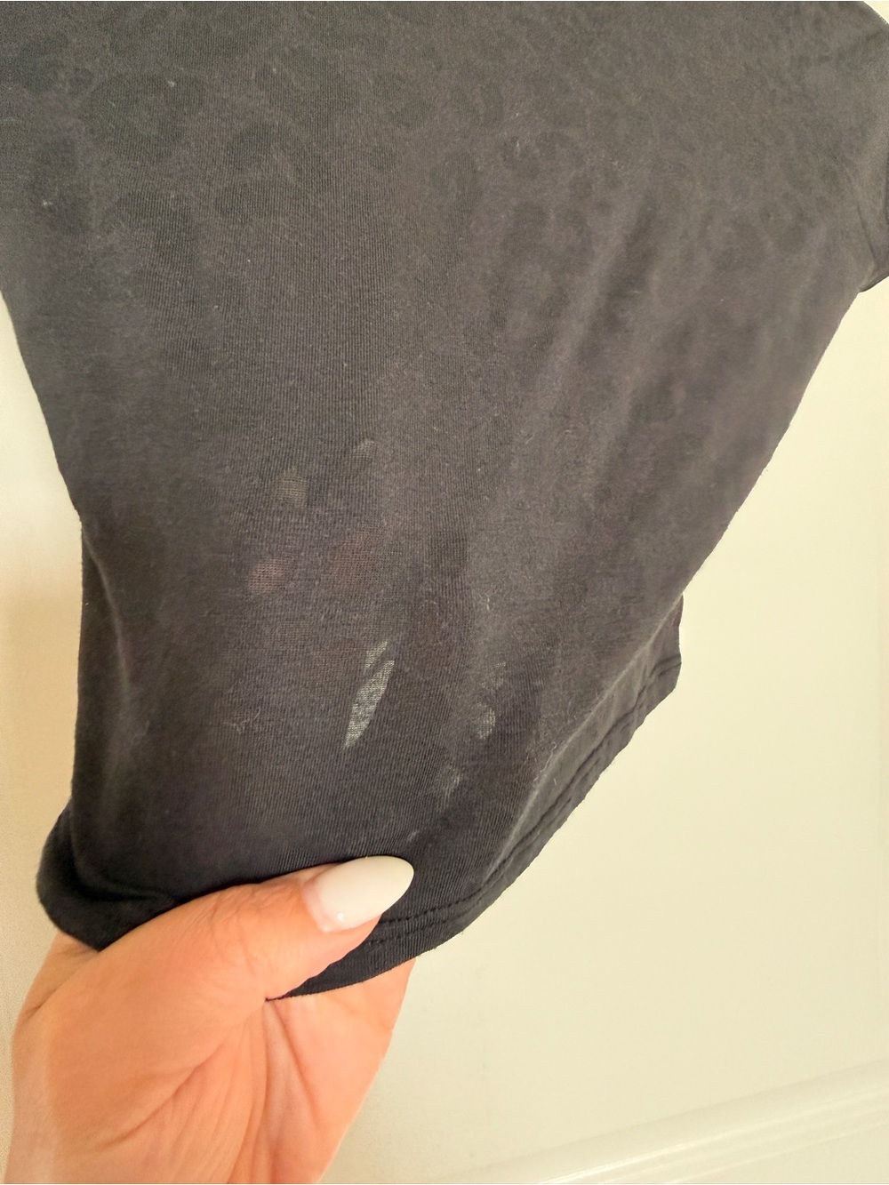 Bombshell Sportswear Black Leopard-Textured Cropped Tee - Picture 4 of 6